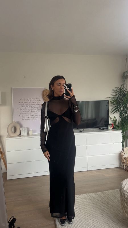 Help me pick an outfit for the LTK Gala this evening! We’re getting red carpet ready and putting our fancy pants on!

Do I go for the asos black mesh overlay dress with silver accessories and slingback heels, the topshop contrast satin backless dress with black heels, or the super sparkly jumpsuit?

@shop.ltk @ltkeurope

#LTKGala