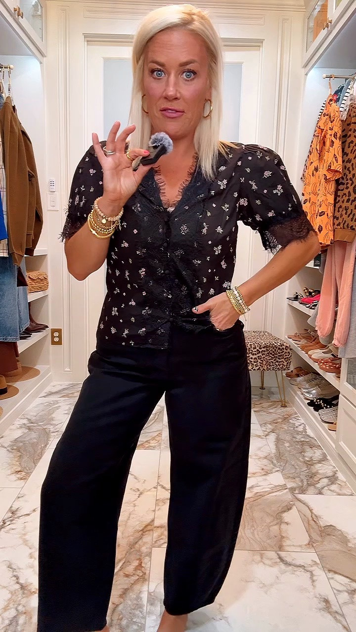 Love this outfit for the office / fall 
Top / small, jeans/size6