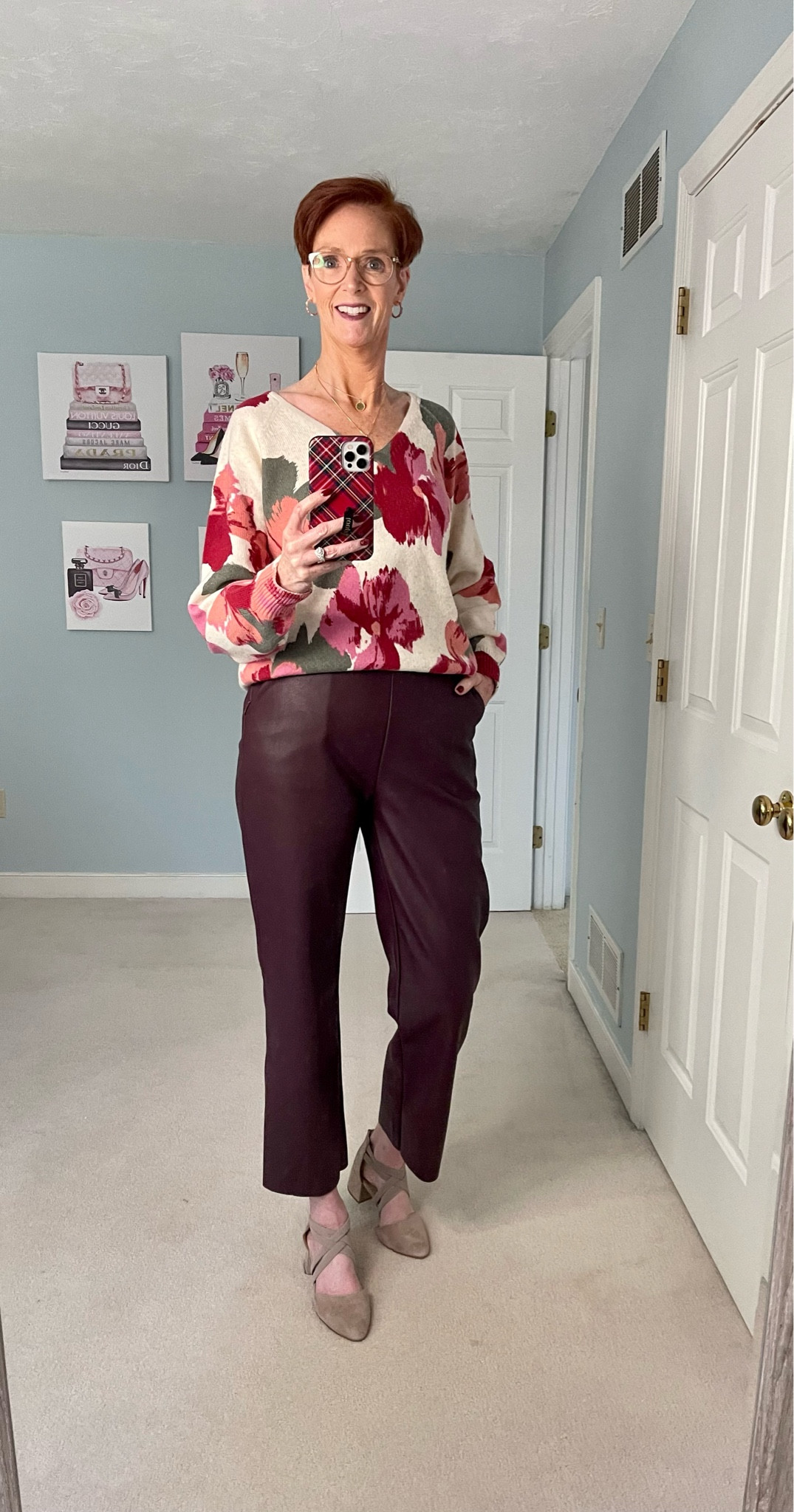 Loving this floral sweater.

Floral sweater, faux leather pants, winter outfit, going out outfit

#LTKstyletip #LTKFind