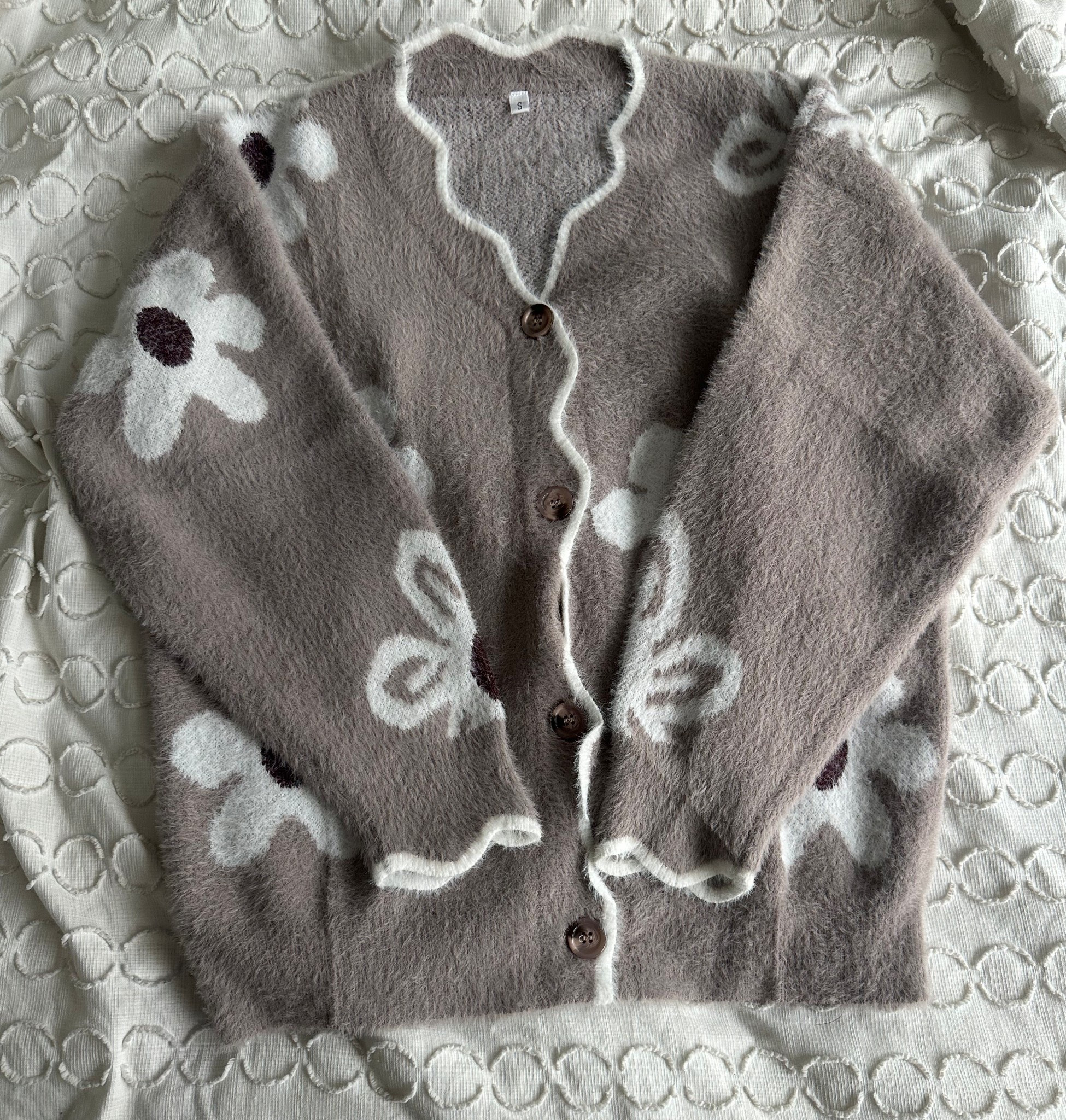 Just in !!! Super cozy button down cardigan from Amazon ! It’s on major sale 

Wearing a small *

#LTKStyleTip #LTKFindsUnder50 #LTKSaleAlert