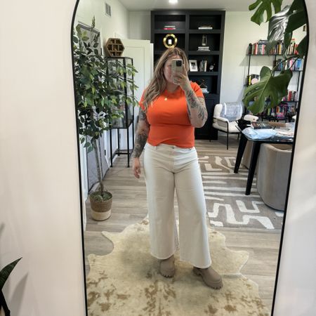 When you match the book you’re reading 🙂 size 16 pants - true to size, no gapping in the back 🫶🏼 old navy viral tee is def teeing 🍑🍊🔥

#LTKMidsize #LTKFindsUnder100 #LTKSaleAlert