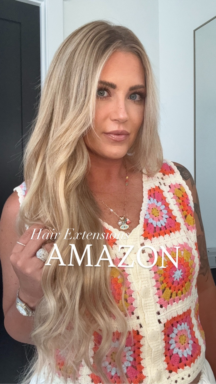 The best clip-in extensions!


#LTKOver40 #LTKgrwm #LTKBeauty