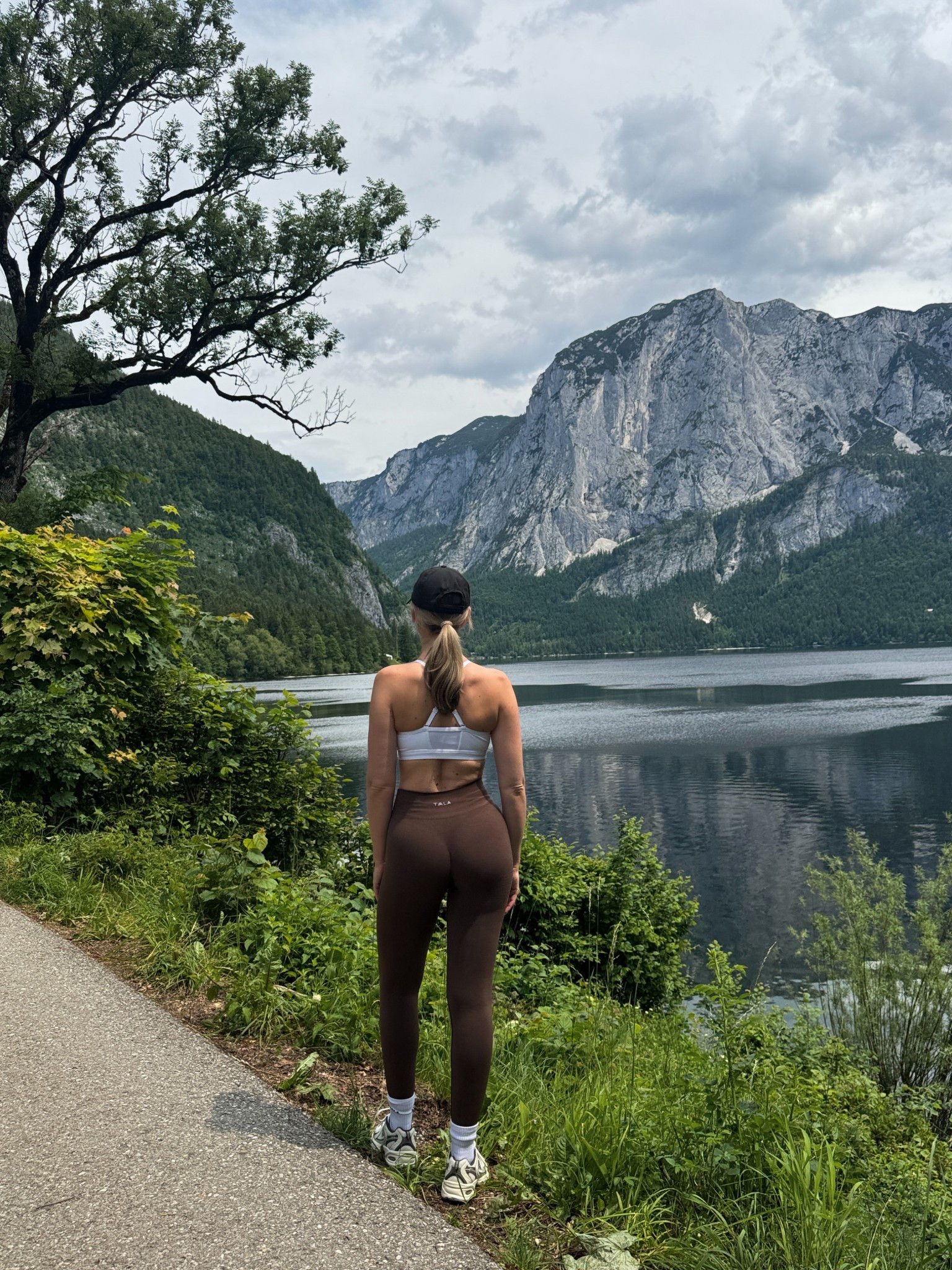 Hiking outfit 🏔️ 

Tala leggings 

#LTKtravel #LTKfitness #LTKAroundTheWorld
