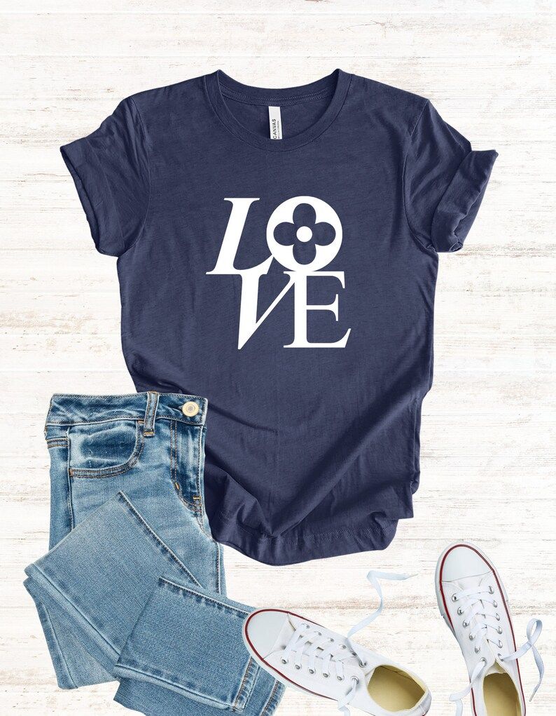 LOVE T-shirt Graphic Tee Valentine's Day T-shirt - Etsy | Etsy (US)