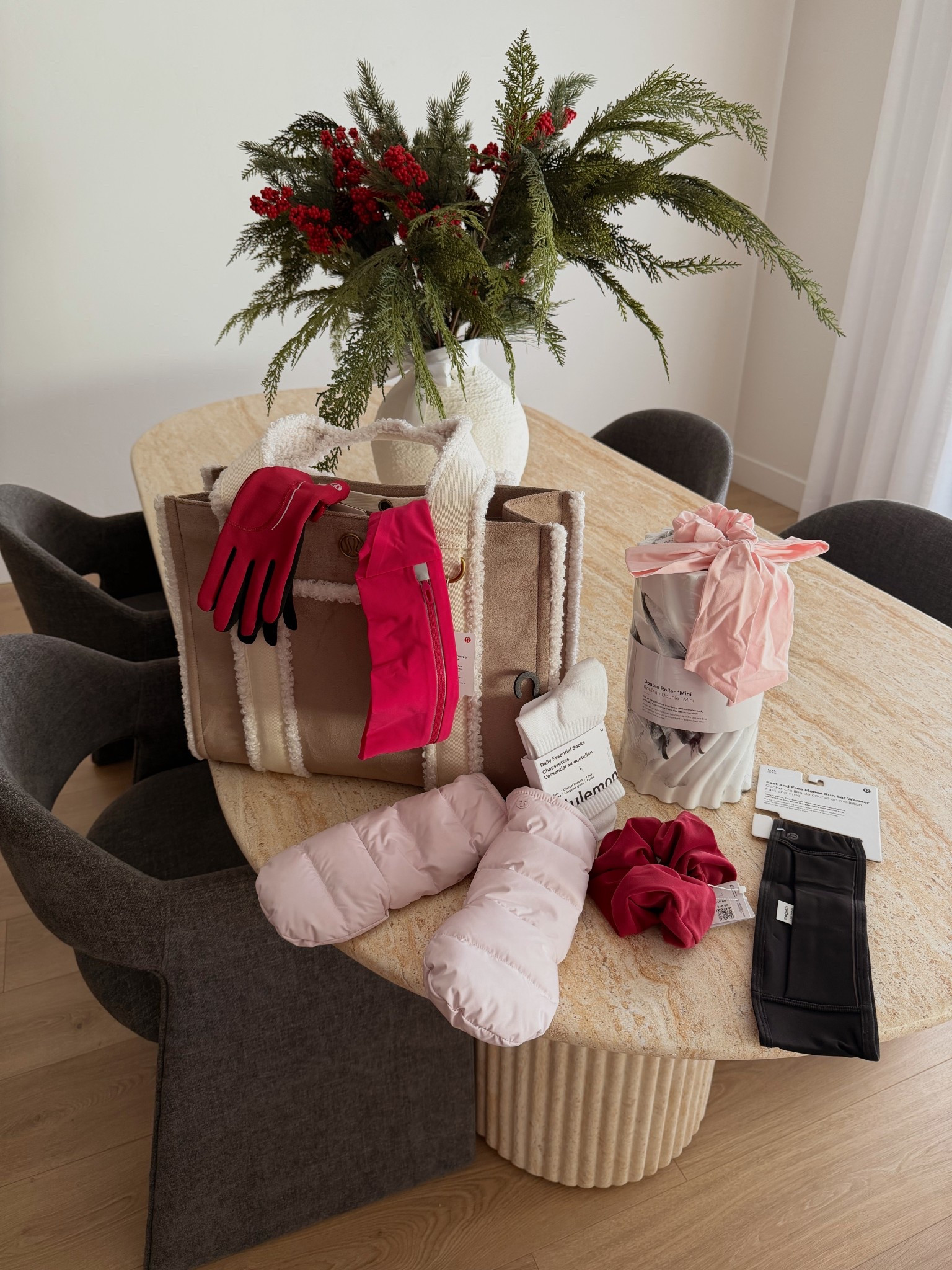 last minute gifts ideas from @lululemon 💝 #lululemoncreator #ad 

#LTKActive #LTKHoliday #LTKGiftGuide