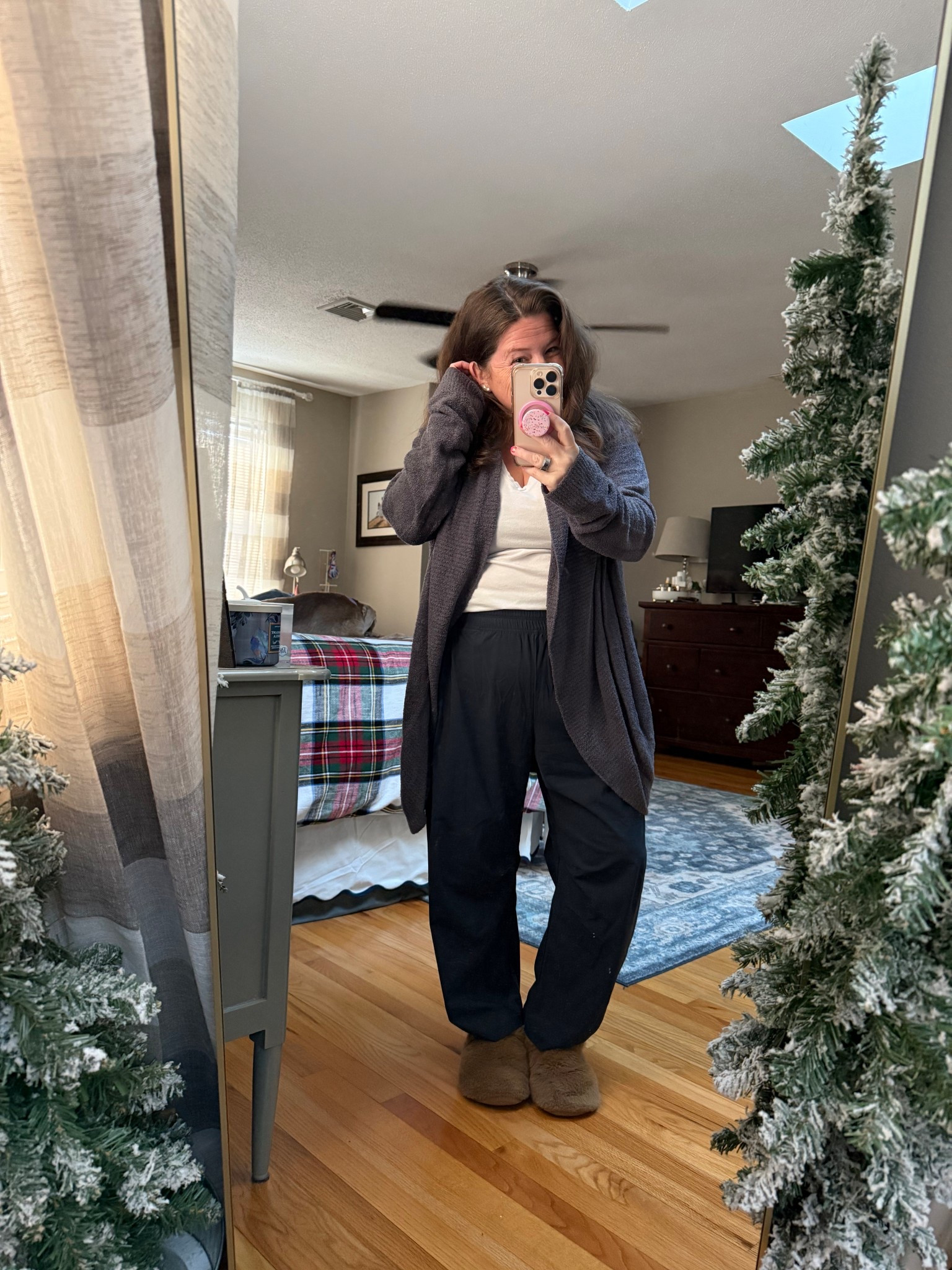 My go to travel outfit: a basic tee, comfy elastic waist pants, and a cozy cardigan. #travelootd 

#LTKmomlife #LTKootd #LTKOver40