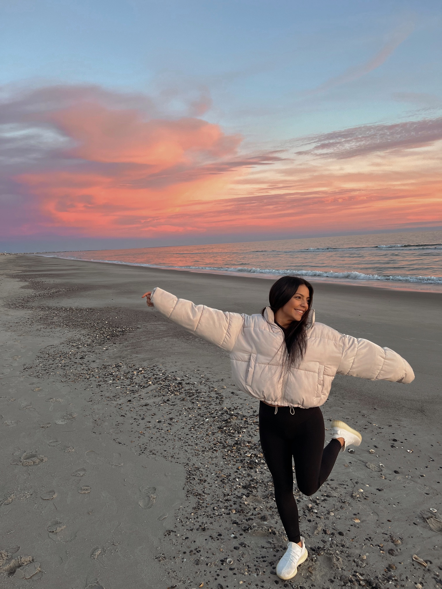 beach | puffer coat | leggings | neutral style | casual ootd | casual neutral outfit

#LTKFind #LTKstyletip #LTKSale