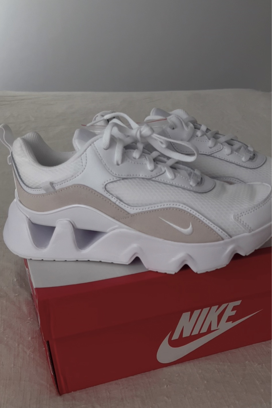 the perfect neutral gym shoe 😍 #nikeryz #nikeryz365