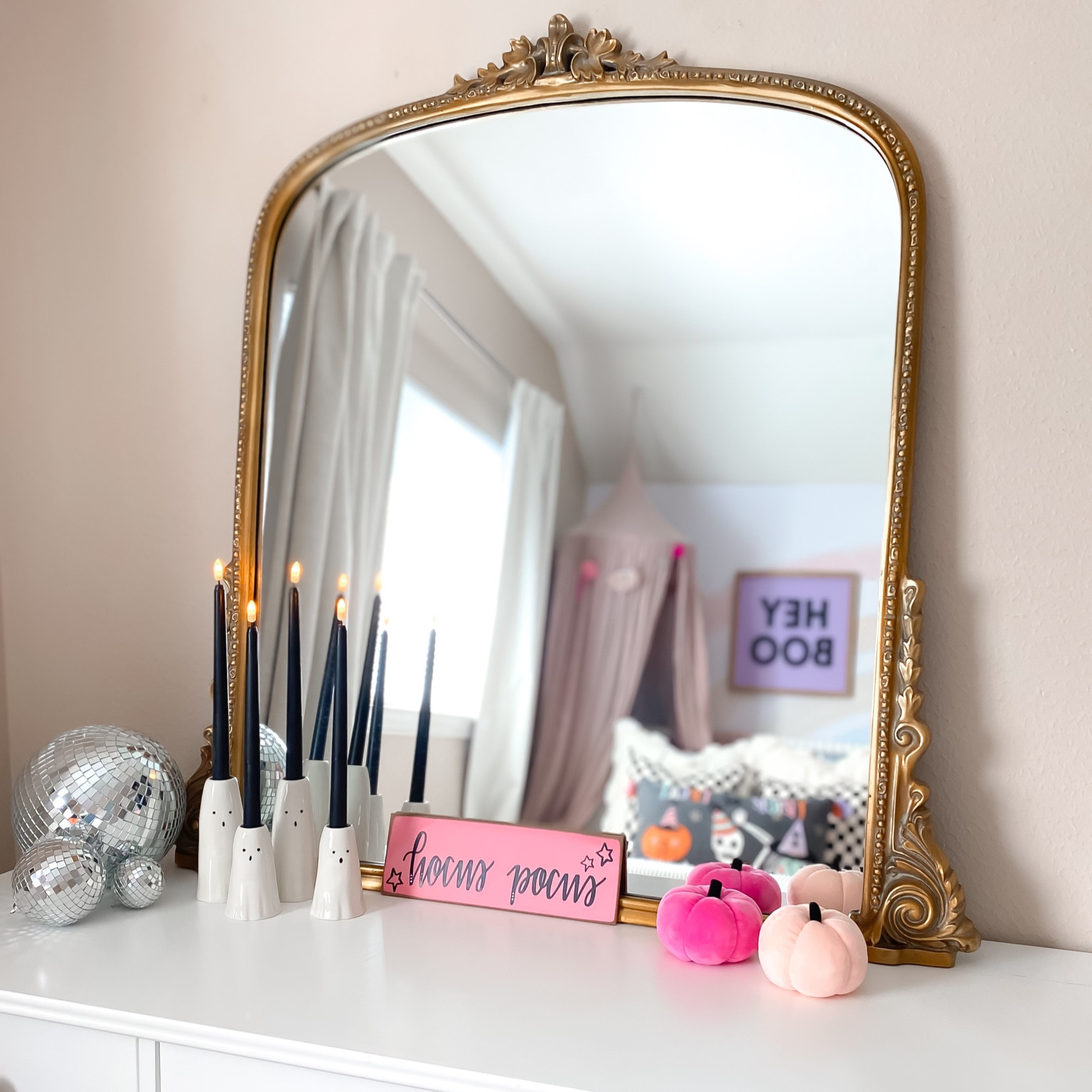 I’m starting to decorate for Halloween in Bristol’s Room!  This #anthro mirror is such a statement piece.  
#halloween #halloweendecor #pumpkins #primrosemirror #mirror #dresser #crateandbarrel #boho #bohodecor #bohovibes #bedroom

#LTKkids #LTKHalloween #LTKhome