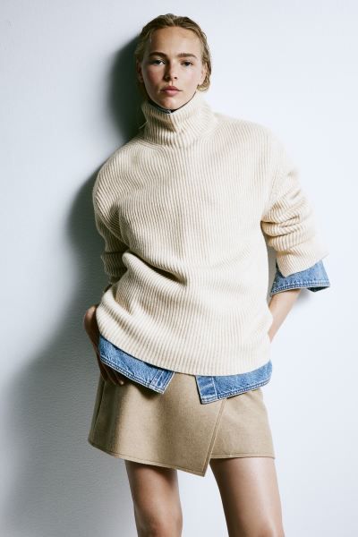 Rib-knit turtleneck jumper - Light beige - Ladies | H&M GB | H&M (UK, MY, IN, SG, PH, TW, HK)