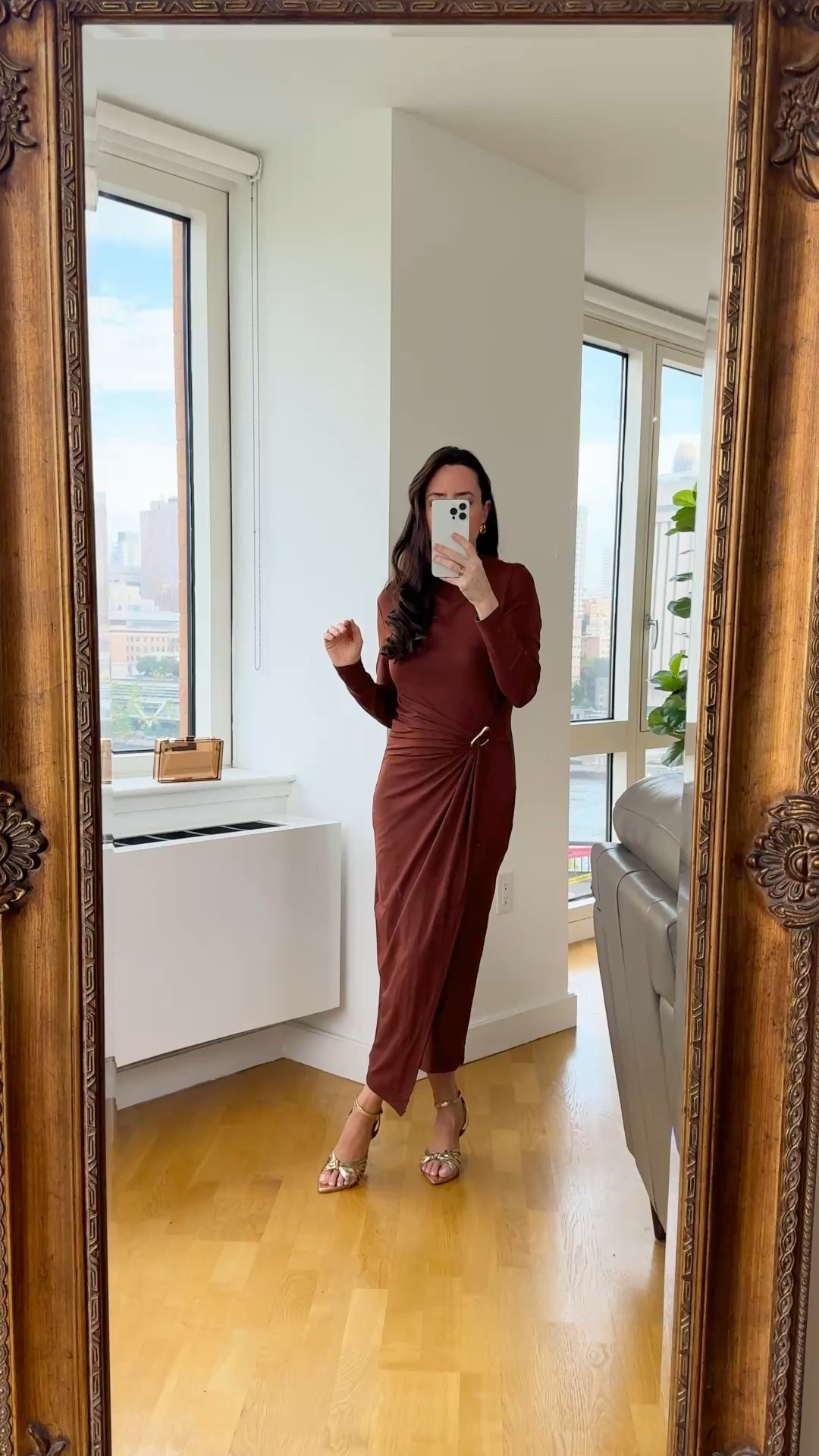 If you’re looking for a holiday party dress in brown or blue 😍😍