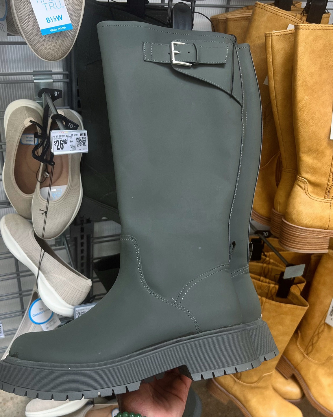 chunky sole buckle boots😍🥾
Now Available #bootsforsale #LadiesFootwear #walmart #noboundaries