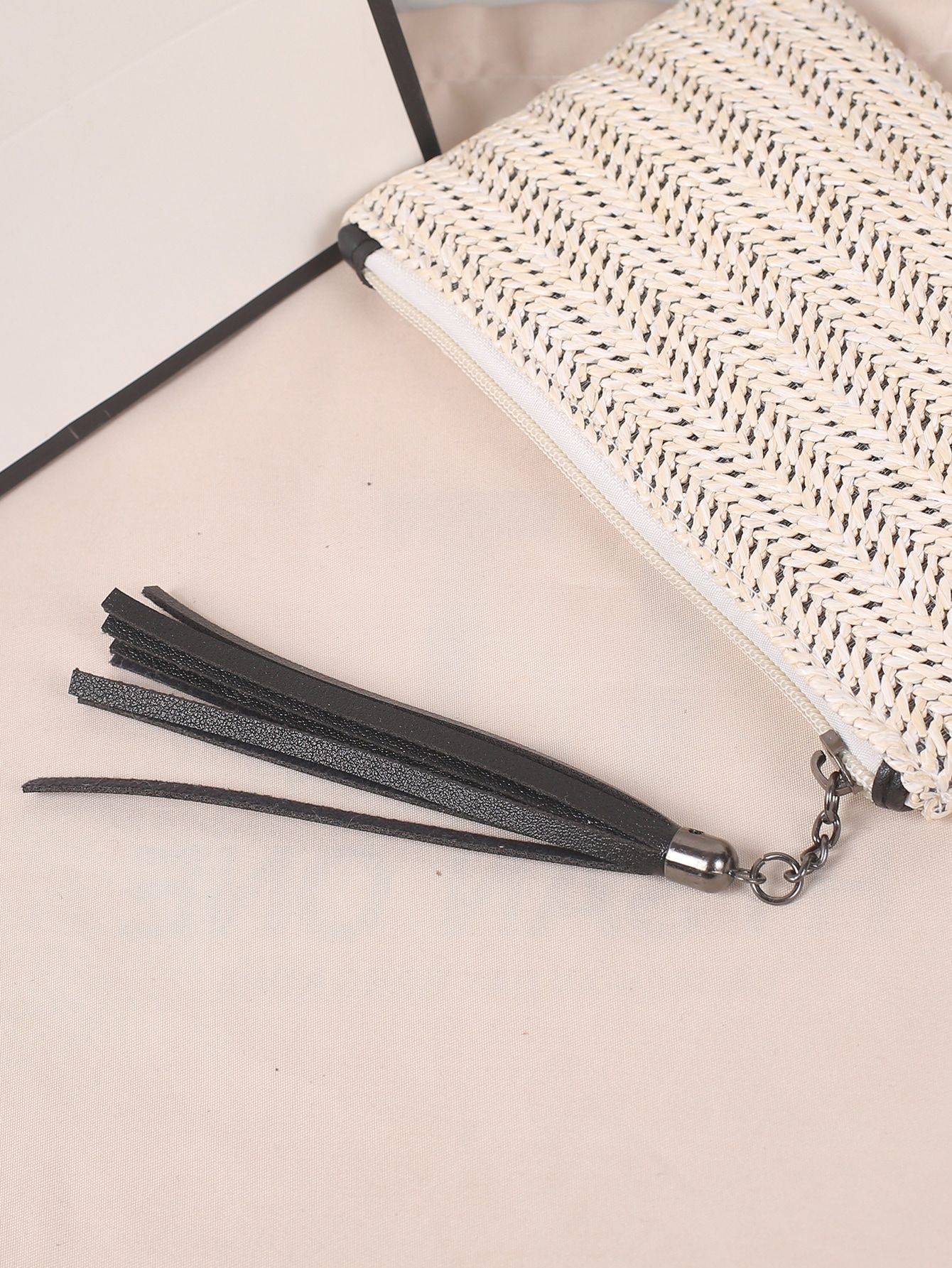 Tassel Decor Straw Clutch Bag | SHEIN