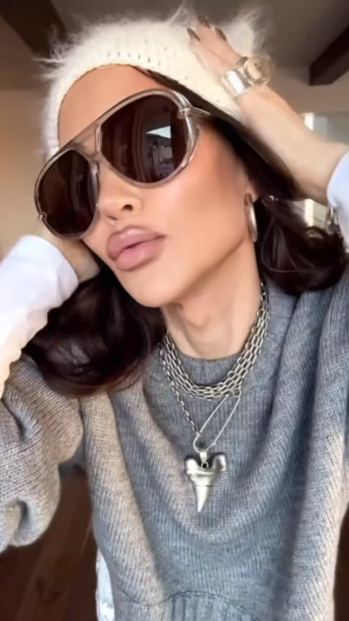 Animal print is everywhere but don’t sleep on these snake print sweatpants. I’m in an XS and they are longer than most!  Love the cargo feel. Yellow and grey happen to be one of my fav color combos so you know I had to use my chip clutch! 

#LTKootd #LTKgrwm #LTKOver40