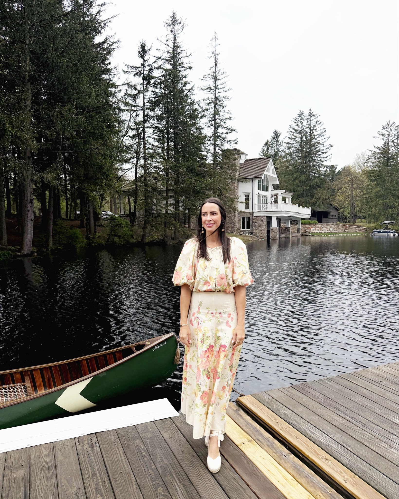 A few days away at “camp” with the most beautiful views & the best conversations. Rainy days didn’t stop us, we played like kids at field day & dressed up for garden parties inside. The loveliest time spent in New York and full of gratitude @illuminate.social 🫶.