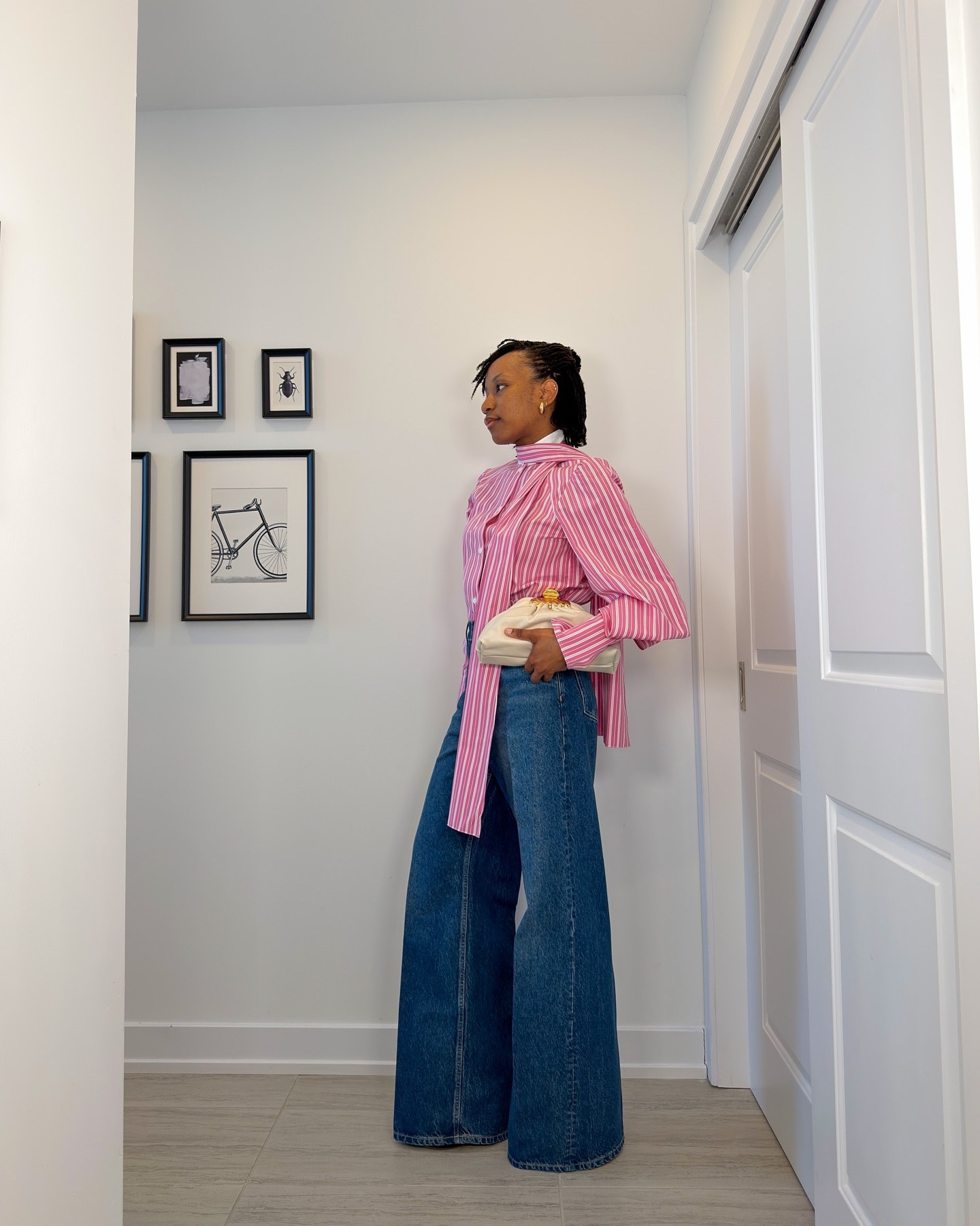 ✌🏾Apoola 🤭

Jeans @reformation shirt @patou via @arlettieparis sandals @stuartweitzman clutch @marcjacobs via @ssense