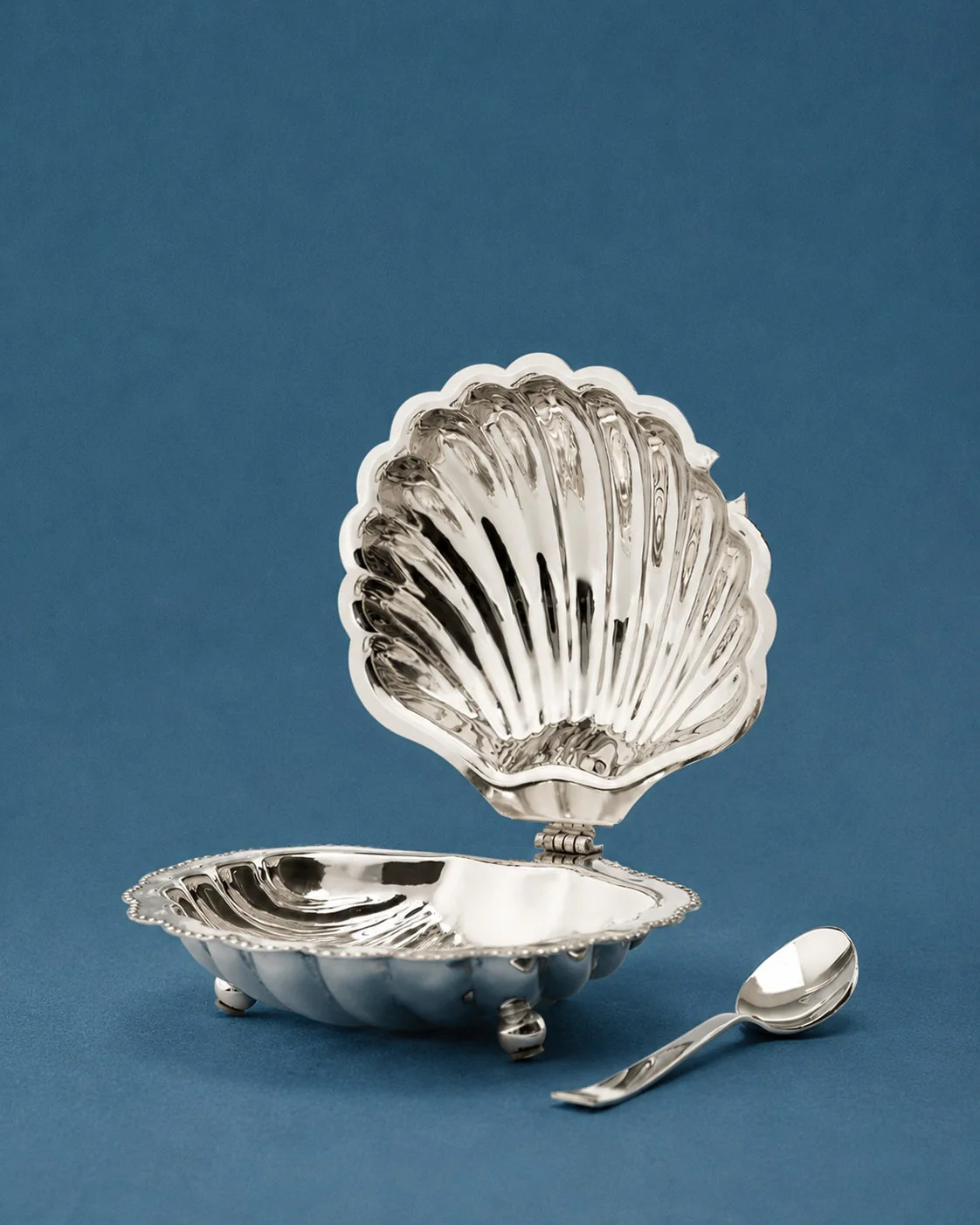 Clam Shell Serving Dish with Spoon | McGee & Co. (US)