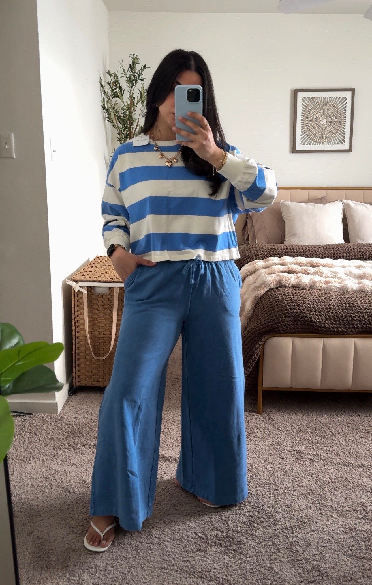 Comfy cute outfit 💙

#LTKgrwm #LTKSaleAlert #LTKootd
