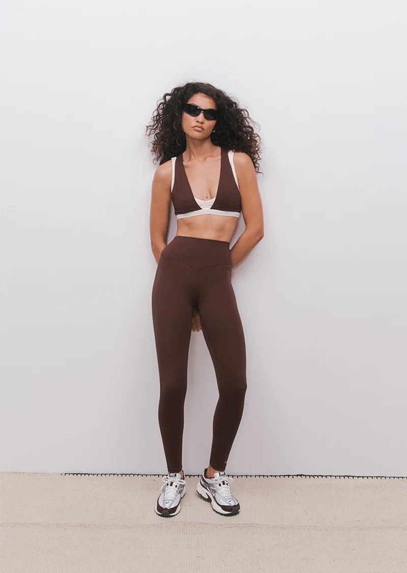 SIGNATURE FULL LENGTH LEGGING IN MAHOGANY | P.E Nation AU