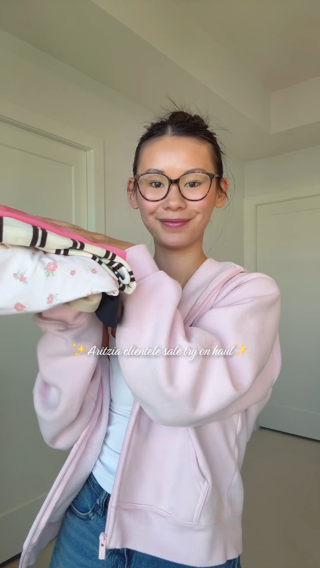 Aritzia Clientele Sale Try On Haul!

Floral halter size XXS
All other tops size XS
Pink hoodie I'm wearing size M 
White tank I'm wearing size S
Bottoms size XS

#LTKcanada #LTKsummer #LTKsale