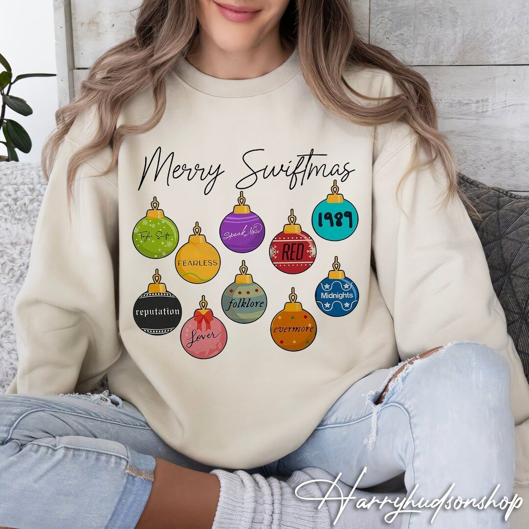Merry Swiftmas Sweatshirt Cute Famous Christmas Ball - Etsy | Etsy (US)