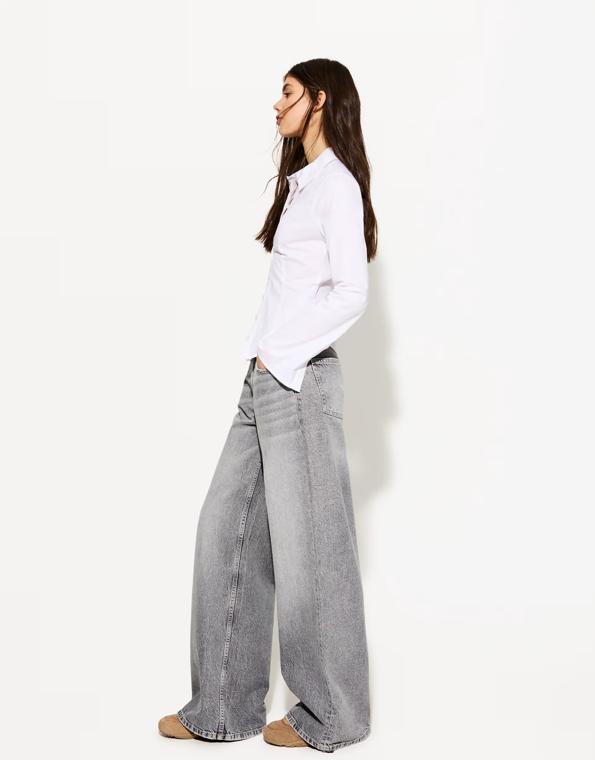 Bershka Petite wide-leg jeans in light grey | ASOS (Global)