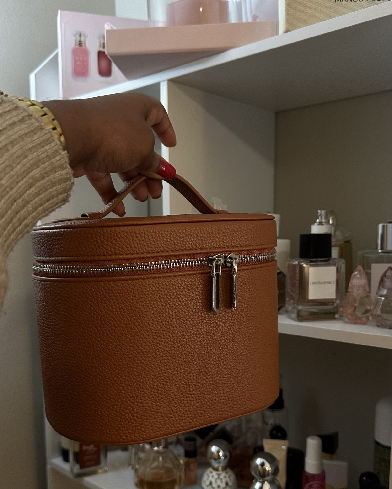 The perfect affordable vanity case. Medium Size. ✨🤎


#vanitycase #saievanitycase 

#LTKFindsUnder100 #LTKGiftGuide #LTKFindsUnder50