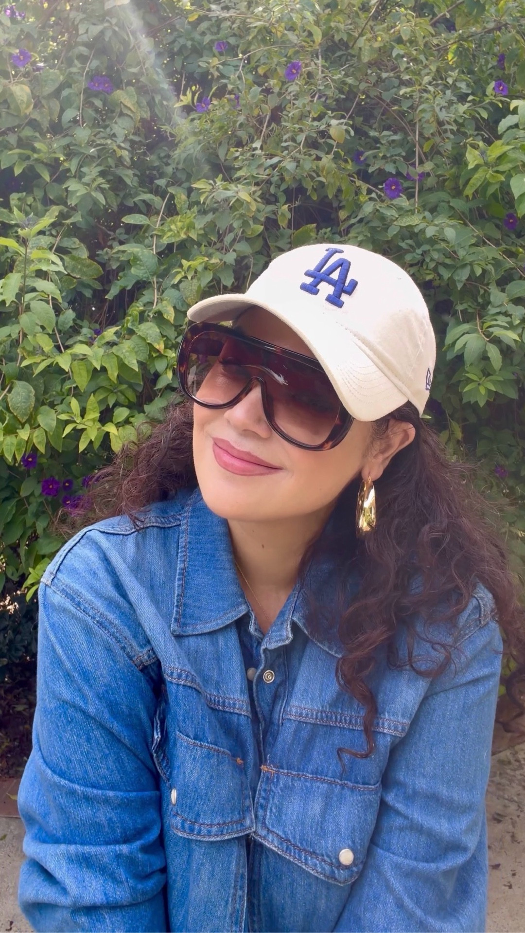 Ready to conquer this Friday 💥

Oversized denim shirt, brown barrel jeans, LA Dodgers cap (because we’re the CHAMPS 💙), cow print Sambas…and the real star of the look - this stunning oversized suede tote from @modaluxe_official.

This bag gives major designer energy without the designer price tag. Structured, elevated, all suede, and roomy enough for real life. So. Good.

Proof you can look polished and still keep it cool.

Linked in LTK if you want the details. ✨

#modaluxe #Modaluxebags #modaluxemuse #styleover50 #over50fashion

#LTKOver40 #LTKootd #LTKgrwm