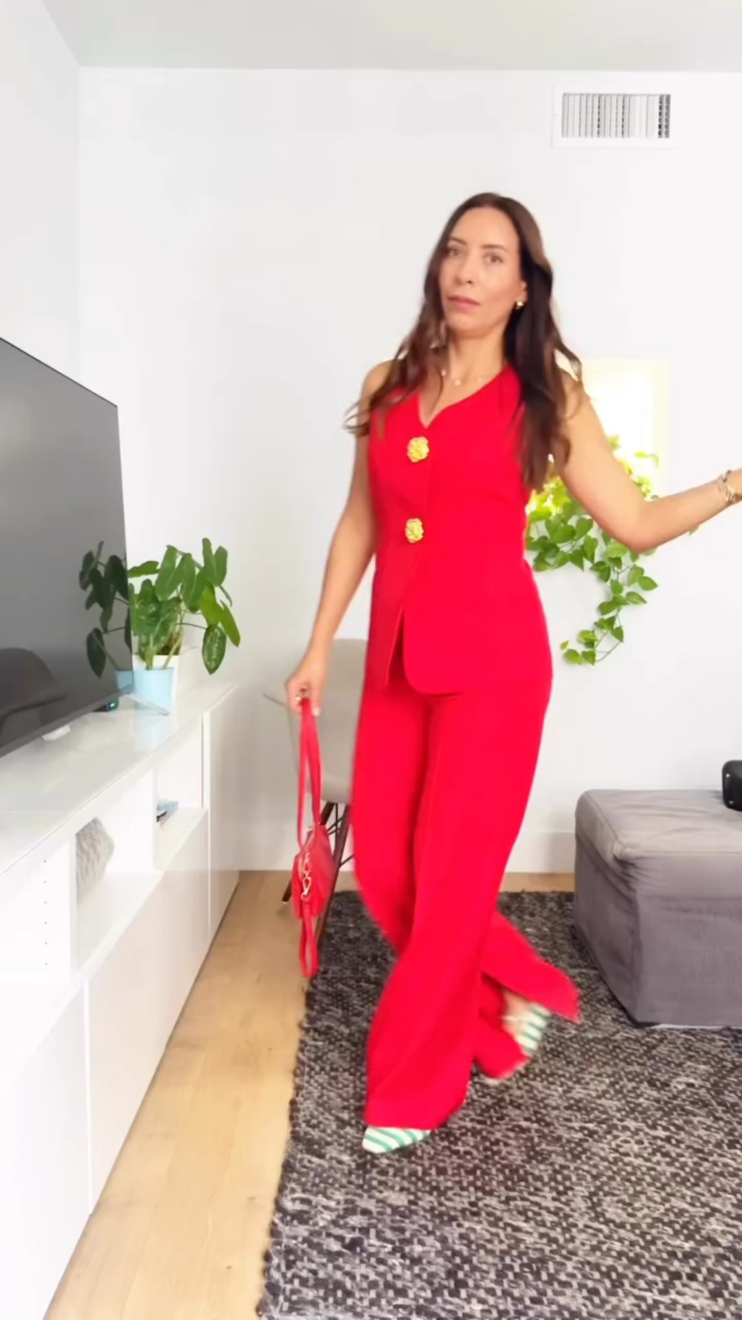 ¿Cuál es tu favorito?😻 
Solo usé 3 piezas de conjunto + 1 jeans y armé 12 outfits diferentes, frescos perfectos 
De @commense.official 
¡Cuando te cuidas, todo te queda bien!

Comenta si quieres algún link ✨👇🏼

Comer saludable no solo cambia tu energía, también cambia cómo te ves y cómo te sientes.

Cuidarte por dentro se nota por fuera.
Y si te faltan ideas para organizarte, ya sabes que yo te las doy todas.

#RecetasLily #EstiloSaludable #LookSaludable