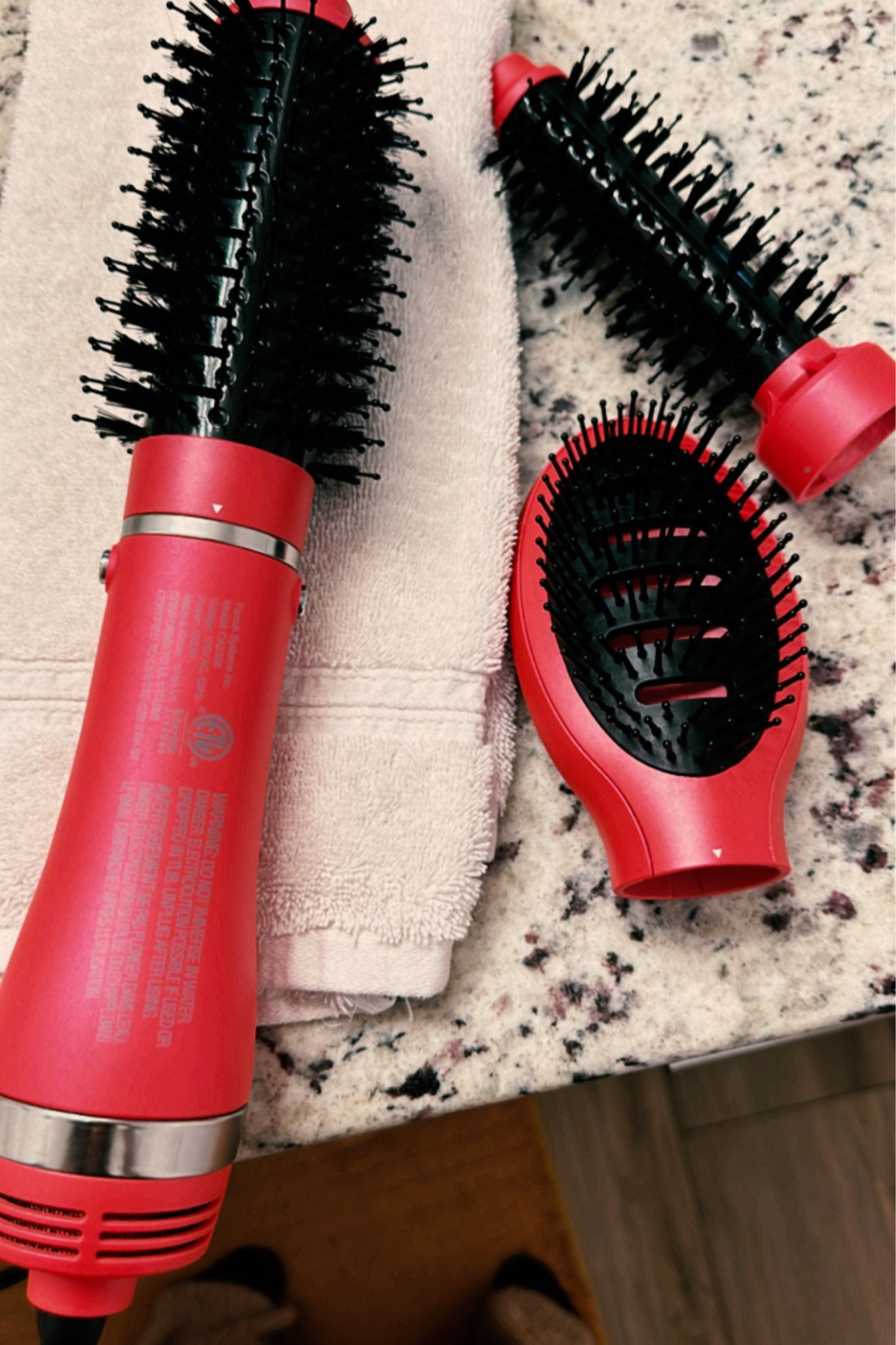 This gal has a lot of hair tools for someone that doesn’t even brush their hair every day!  🤣
But this tool is a game changer! I blow dried and curled my hair with one tool! 
Comes with two different sized blow out attachments and a paddle brush mmmmmkay!! 