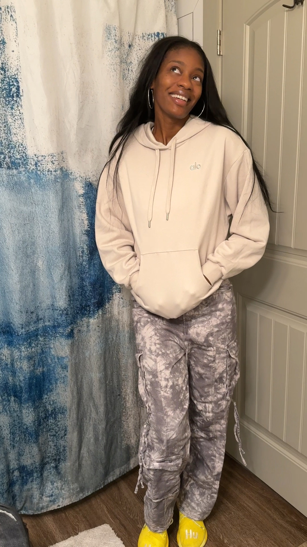 Smiling through the pain but at least I look cute ✨ chill coffee shop vibes! #Alo 