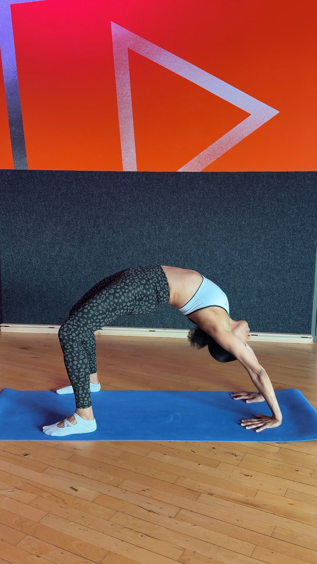 Yoga leggings that actually stay in place? Yes, please! These Hey Honey Yoga leggings are yoga instructor approved. True to size, flattering, ultra-comfortable, and perfect for yoga, Pilates, stretching, and everyday wear.

I tested both pairs through backbends, splits, and deep stretches, and I didn't have to adjust them once. The waistband stays put, they're squat-proof, and they move beautifully with your body.

I'm wearing the Leo Black Leggings and the Surf Style Leggings, and I'm obsessed with both. One is timeless and chic, the other adds the perfect statement detail to any activewear look.

Which one is your favorite?

@heyhoneyyoga

#ad #gymwear #fitness #gymoutfit #yogaoutfit #yogaleggins

 

 #LTKdayinmylife #LTKfitnessgoals #LTKActive