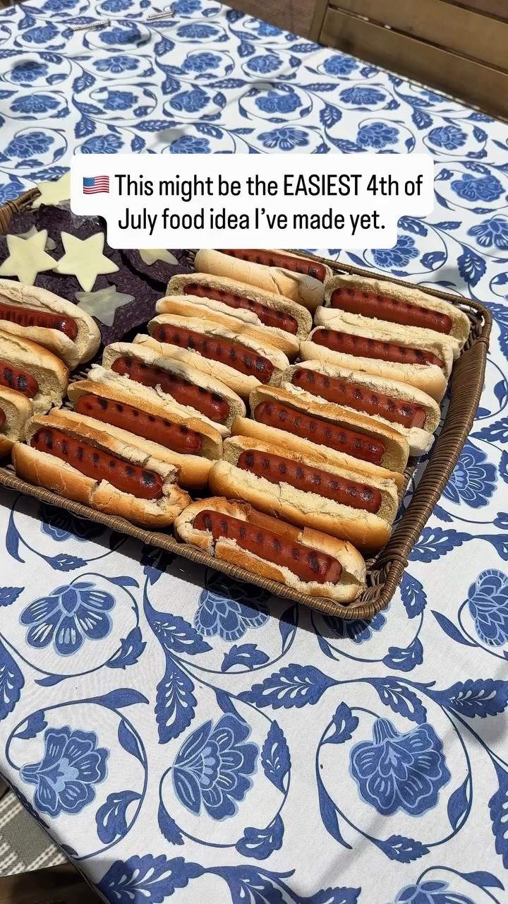 Comment HOTDOG for links 🇺🇸🌭

This might be my favorite 4th of July food idea yet. ❤️🤍💙
I turned a simple hot dog board into a fun American flag snack board and it turned out so cute!

Perfect for:
✔️ Backyard BBQs
✔️ Pool parties
✔️ 4th of July cookouts
✔️ Easy kid-friendly hosting

Simple, festive, and guaranteed to be a hit. 🇺🇸✨

Would you make this for your 4th of July party?