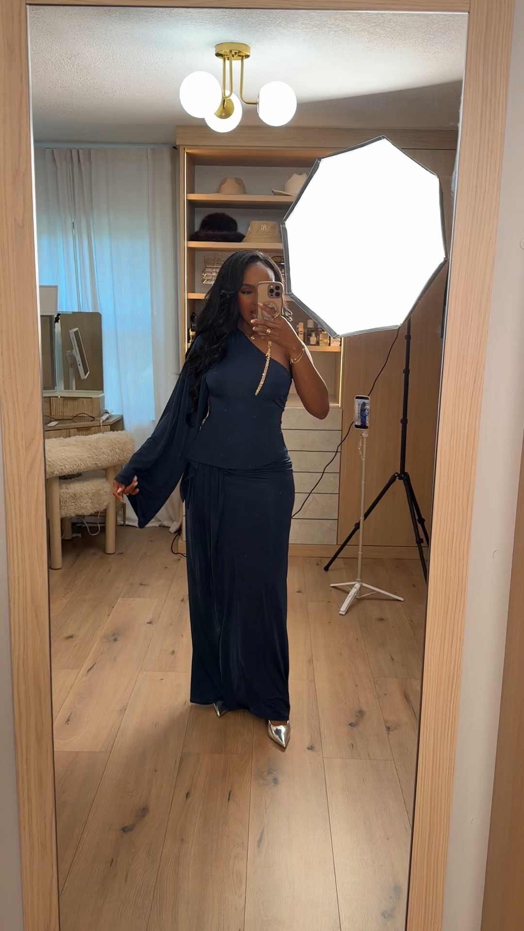 Sophistication at its finest

Size small I’m 5’4 | 140lbs | 36D -27 -40  IG & YT: kirasfashionfinds TT: kiraabboud 

#LTKootd #LTKHoliday