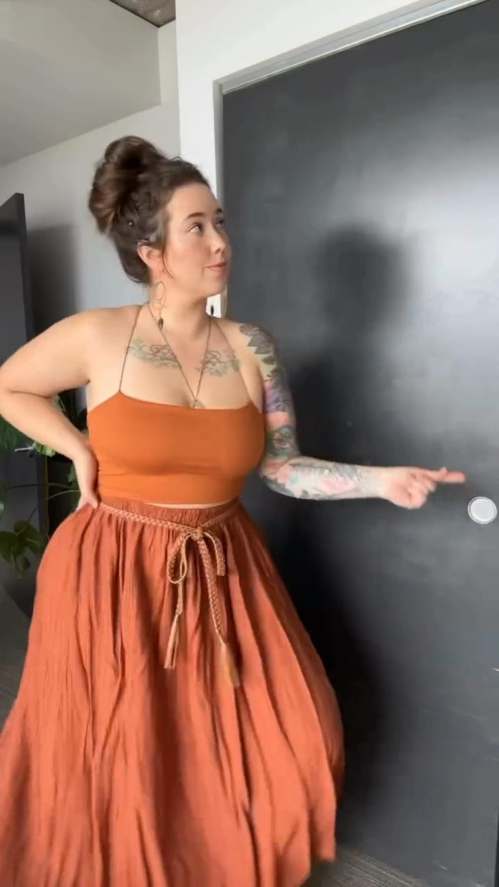 Comment LINKS to get these outfits sent to your DM ✨

Let your daily dose of self care look like an outfit today!

Size 14 / 16 | 200lbs | 5’6 

#midsizestyle #fashion #authenticstyle #bohostyle #whimsy #whimsical #skirts #summerfashion #comfyclothes #whattowear #stylist #size12 #size14 #size16 #hourglassbody