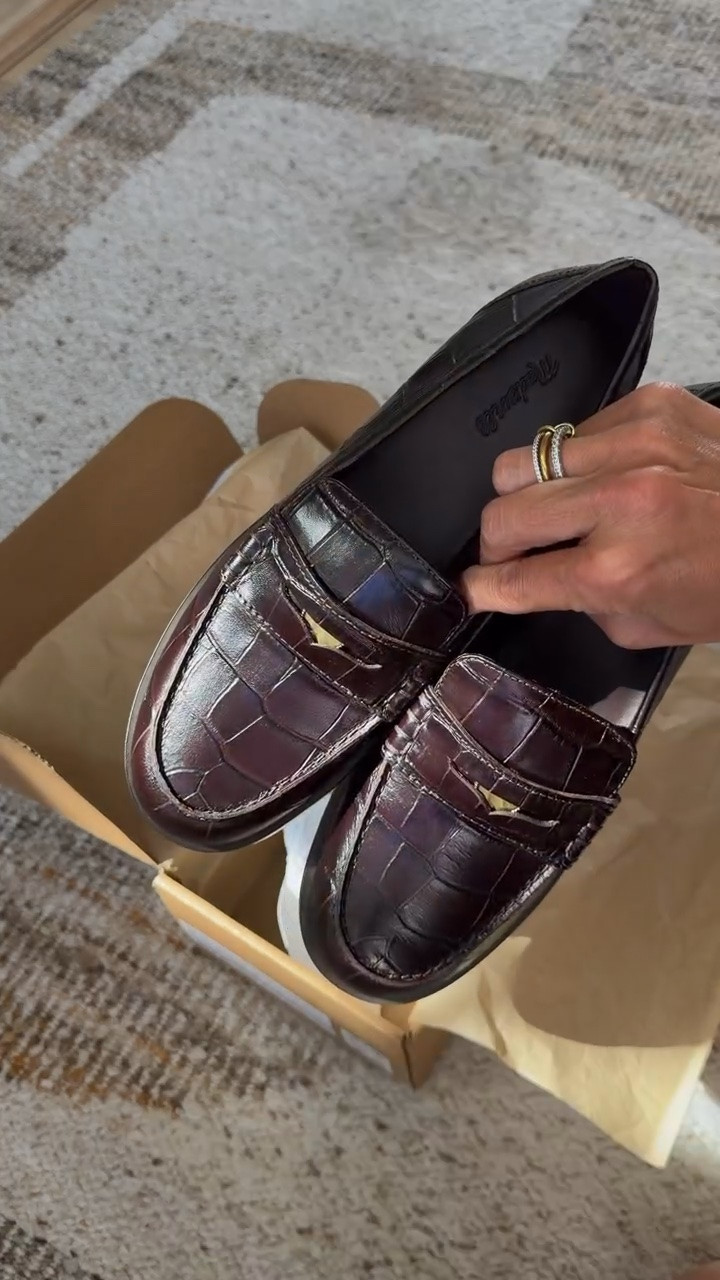 My must have loafers! I have the black and love them so much I got this new brown pair too 💫

Amazon fashion, Maxwell loafers, fall outfit, fall shoes

#LTKOver40 #LTKSeasonal #LTKgrwm
