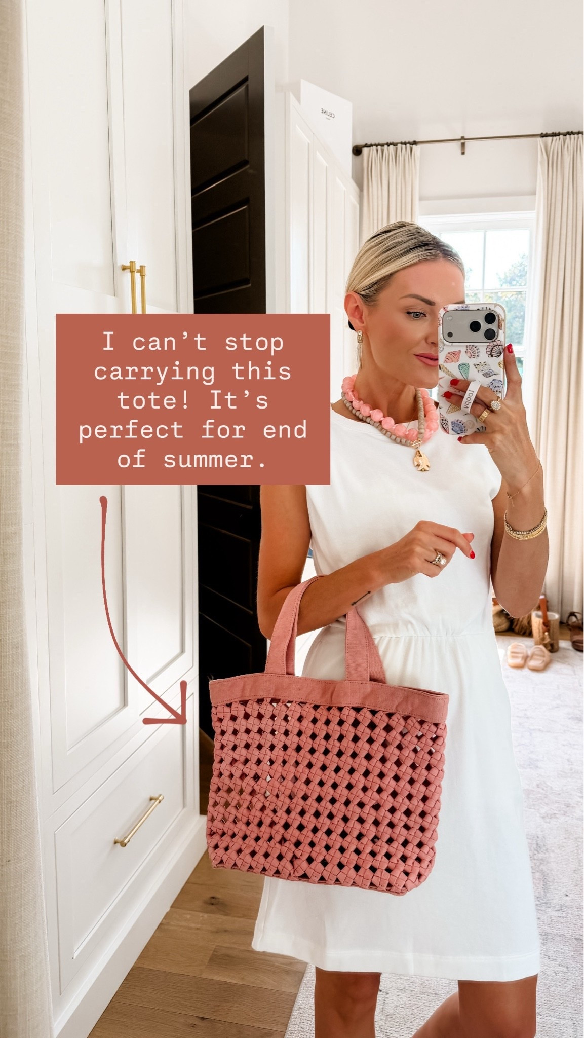 This tote is the perfect pop of color to add to a neutral look & the price point cannot be beat! 

Loverly Grey, Target find, pink tote bag