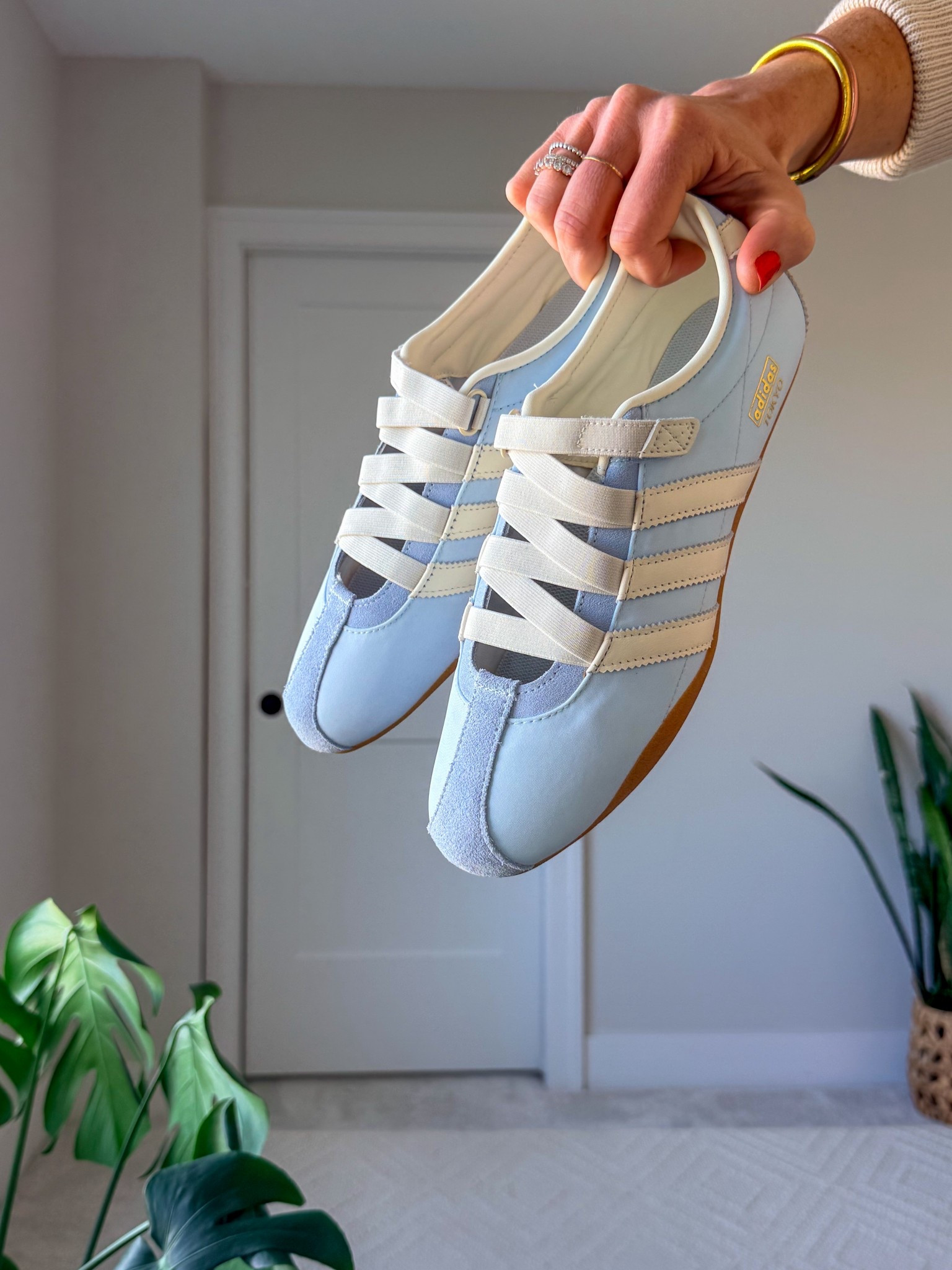 The perfect spring shoe🩵

#LTKgrwm #LTKSeasonal #LTKootd