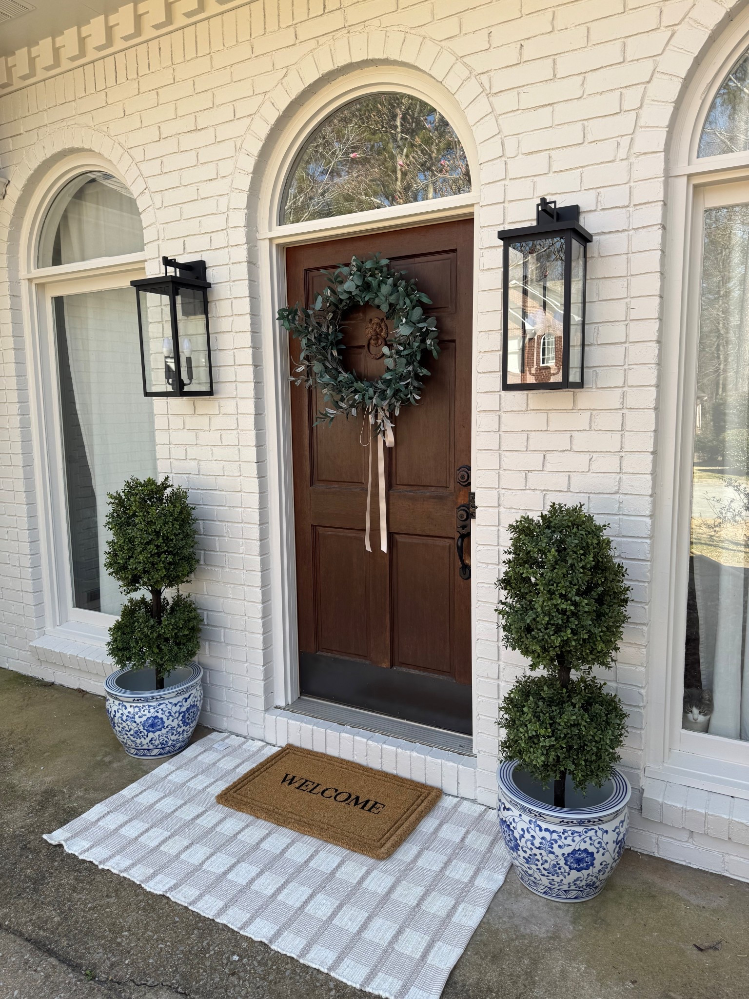 Modern classic blue and white entryway 

#LTKHome