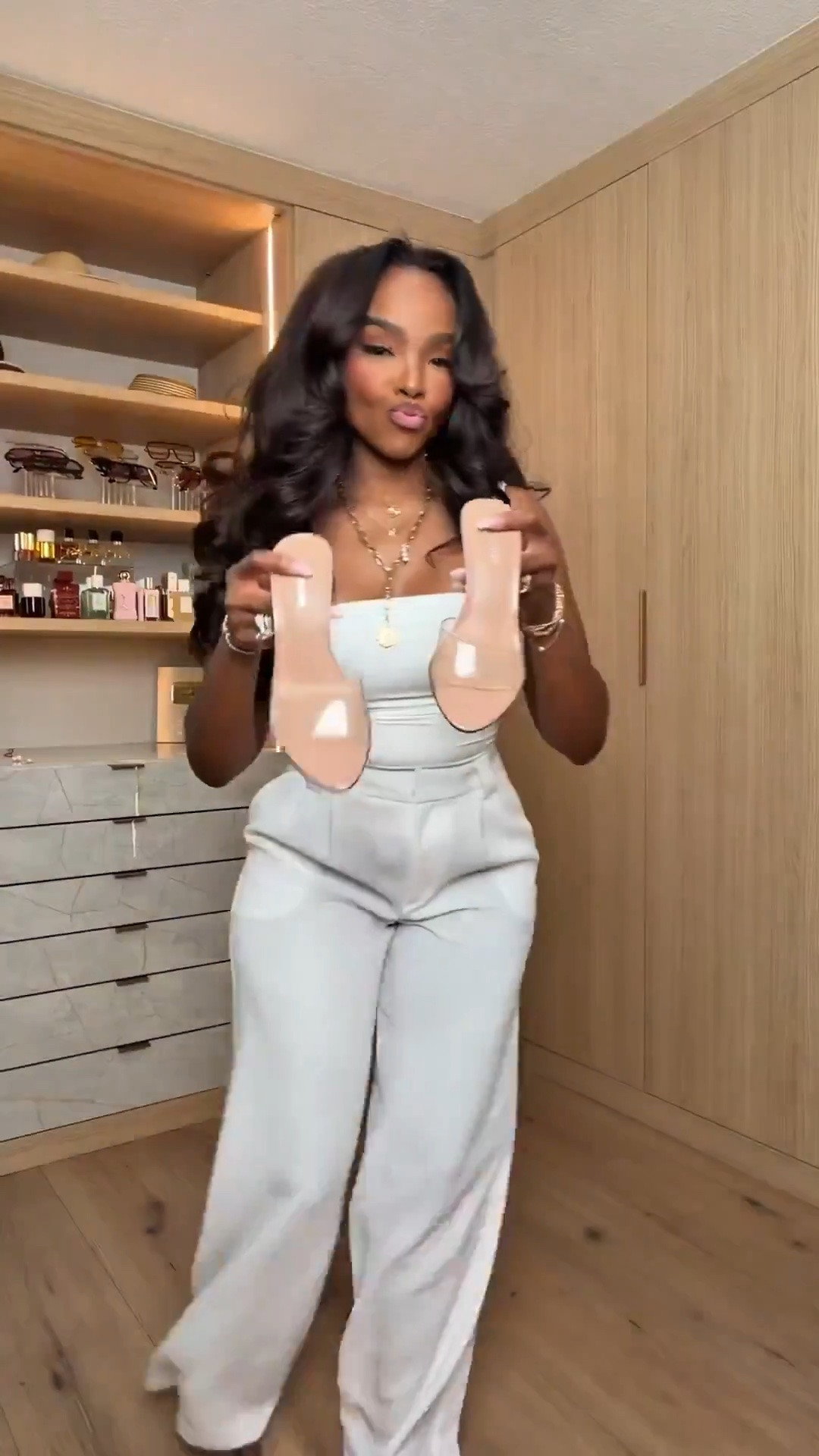 Hi babes 💕
If you love that effortless but put-together look… these outfits are exactly that. Elevated casual pieces you can mix, match, and wear on repeat — from running errands to lunch, travel days, and everything in between.

I’m all about pieces that look styled without trying too hard, and these do exactly that. The denim, the trousers, the easy tops — it’s giving “I threw this on” but still polished.

Everything is linked below — scroll to shop 🛍️ If something shows in a different color, still click it because most of these come in multiple options.

xx
Kira 🫶🏽

Sizing details:
Wearing a size small in most pieces
Express jeans/pants: 2 Long
Zara jeans: 27

5’4” | 140 lbs | 36D | 36-27-40

#LTKgrwm #LTKootd #LTKPetite