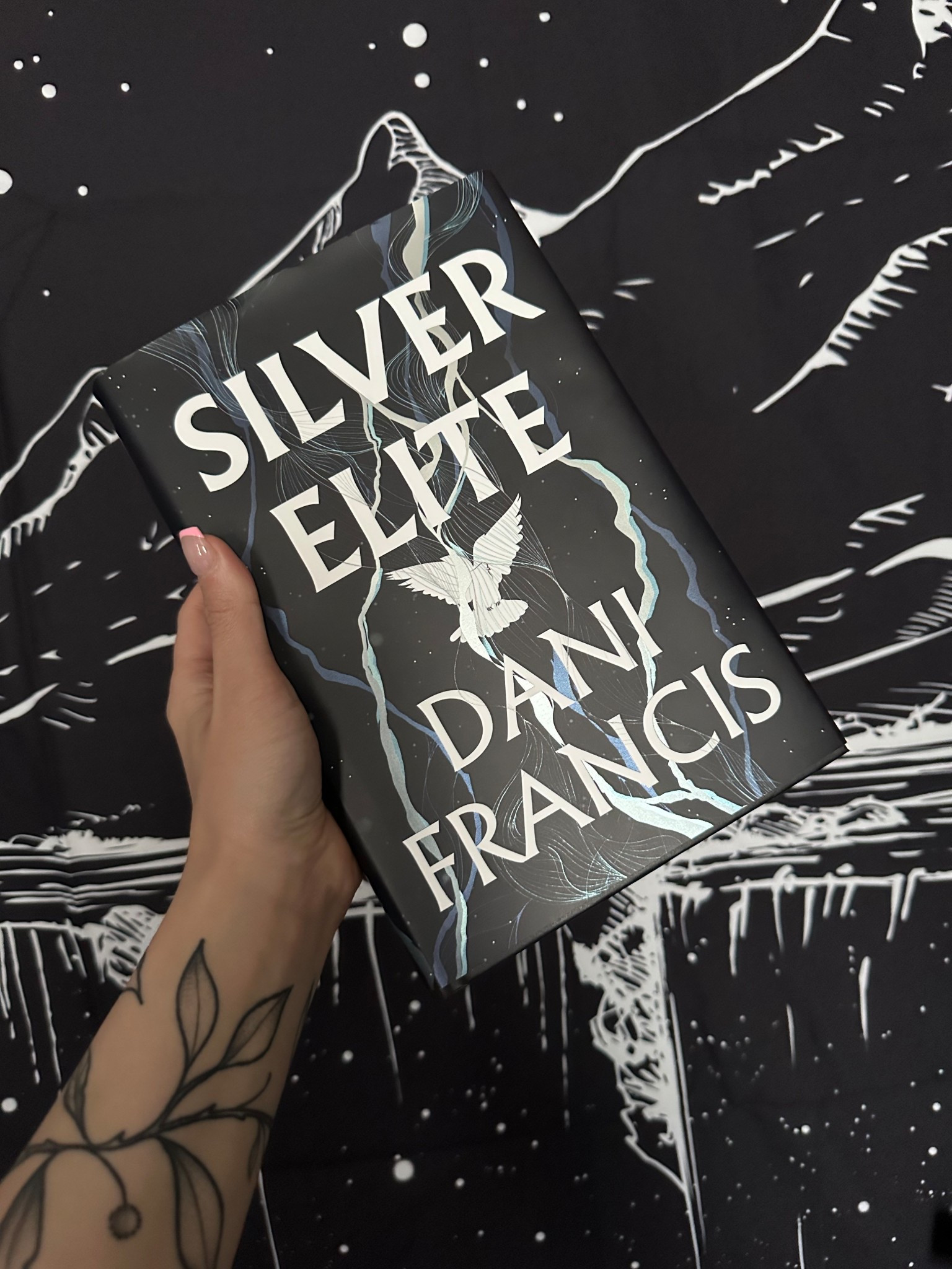 A must-add to your fantasy shelf 🖤 Perfect for dark romance & magic lovers.
So many plot twists, slow burn, action. Strong FMC! #LTKBookTok #LTKGiftGuide #LTKBookish


#LTKstorytime #LTKGiftGuide #LTKselfcare