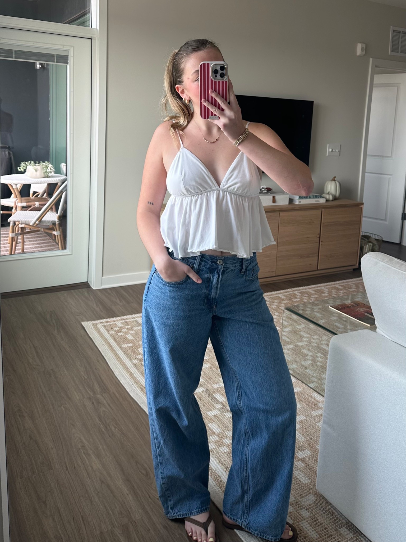 My favorite jeans are on sale!!!👖

#LTKFindsUnder100 #LTKStyleTip #LTKSaleAlert