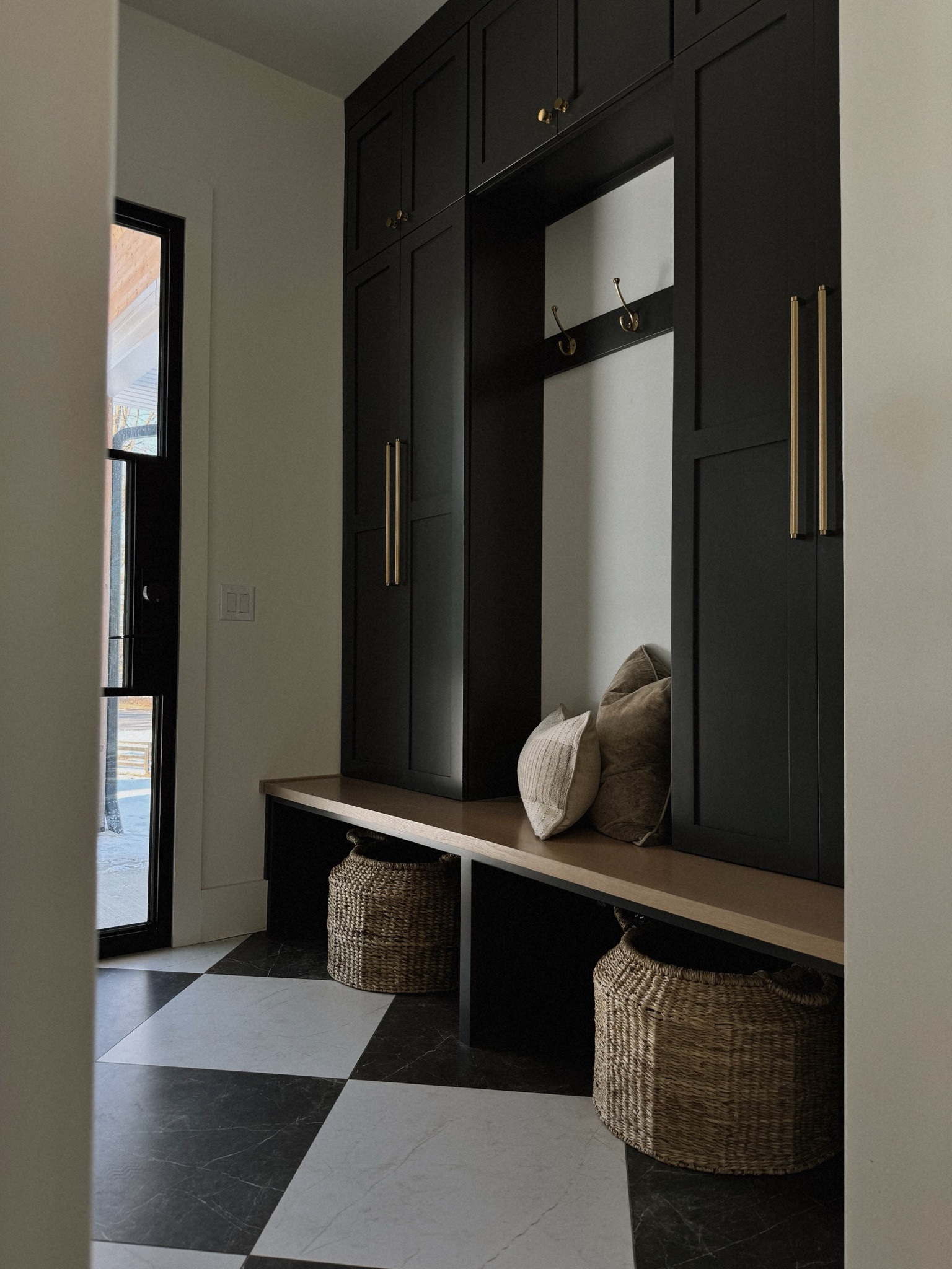 Moody mudroom inspiration 

Cabinet paint color: Sherwin Williams Iron Ore
Wall color: Sherwin Williams Pure White
Tile colors: Asphalt and White

#LTKStyleTip #LTKHome #LTKFindsUnder100