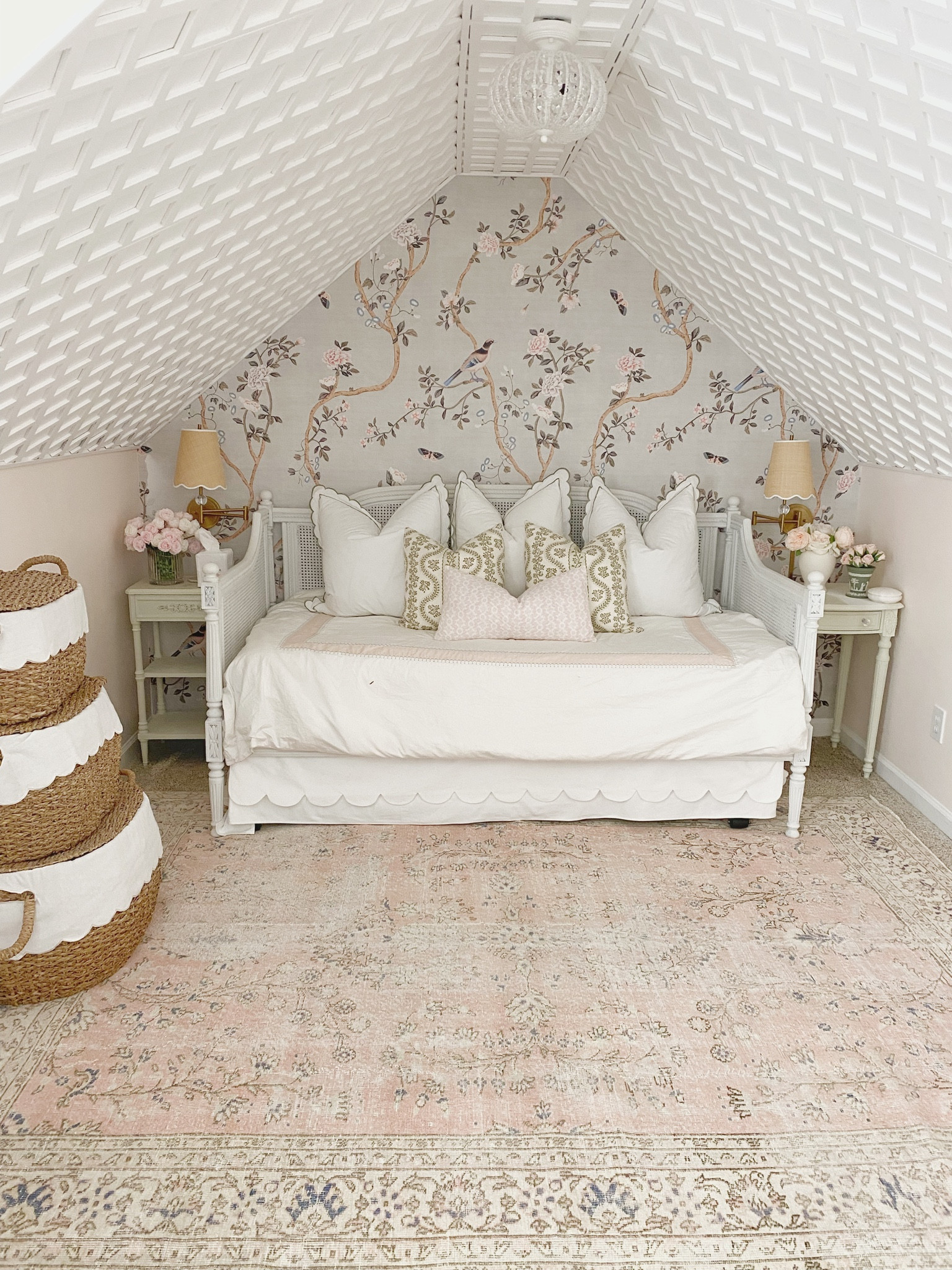 Bedding and baskets are on sale! Hurry!  Sale ends today. 





Ballard designs, scalloped, bedding, nursery, bedroom, daybed 

#LTKsalealert #LTKhome