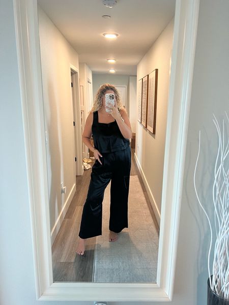 Abercrombie satin trouser pant and square neck top matching set, satin worklooks for fall , affordable date night looks, wedding guest dress looks for fall, Abercrombie sale 

Wearing xl in both 

#LTKfindsunder100 #LTKSale #LTKworkwear