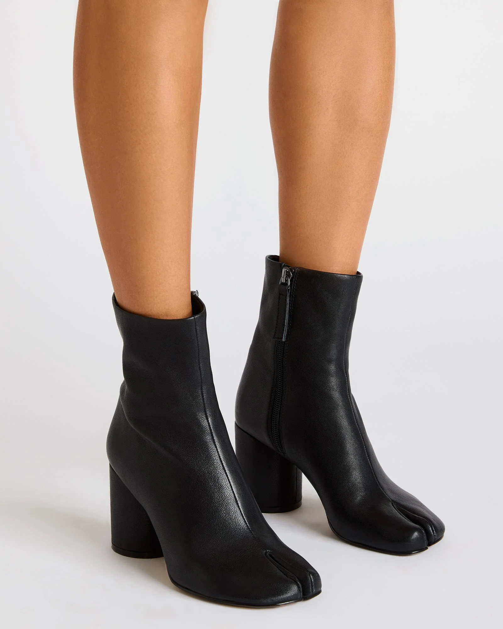CARO Brown Distressed Tabi Split-Toe Block Heel Women's Ankle Boot | Steve Madden (US)