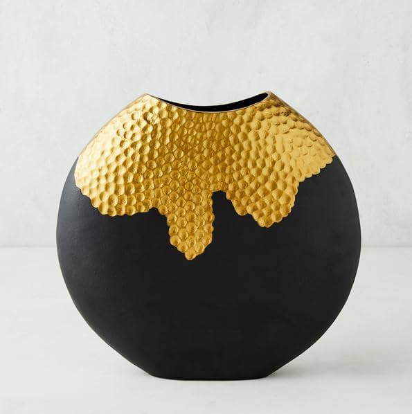 Z Gallerie Noir Vase - Hammered Gold Accent Spherical Vessel (Flowers Not Included) - Black/Gold | Amazon (US)