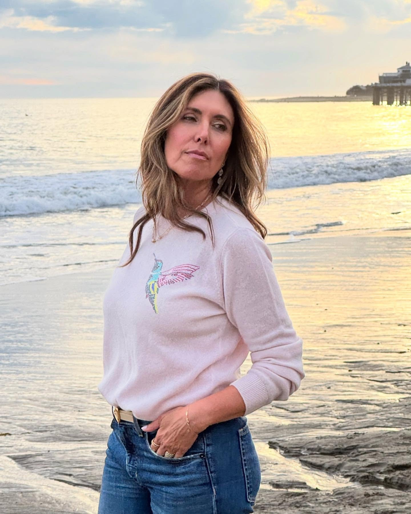 Some fave photos shot before Palisades/Malibu fires featuring my collab @minnierosenyc X The Glow Girl Hummingbird Sweaters!💗💚 ✨Click the link in my bio to order! Read below for more details and the story behind this special partnership. 

✨These cashmere sweaters can be worn year-round—they are super soft, completely itch-free, and very flattering! We co-designed two gorgeous pieces in pink and mint, embellished with Swarovski crystal hummingbirds, as a tribute to love, loss, and hope! 🥰 The founder @lisashallergoldberg of Minnie Rose and I both lost our moms to pancreatic cancer and they show themselves to us through hummingbirds. 

✨We will be donating 15% to @bethennyfrankel’s charity, BSTRONG California Wildlife Relief @globalempowermentmission to help those affected by the California wildfires. 💖Melissa & Lisa

#theglowgirl #liveyourbestlife #mystylediary #bstrong #shopforacause #hummingbird #cashemeresweater