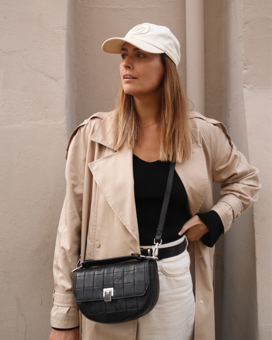 Cap + classic trenchcoat + crossbodybag = the perfect off duty look for fall.

#LTKeurope #LTKSeasonal #LTKstyletip