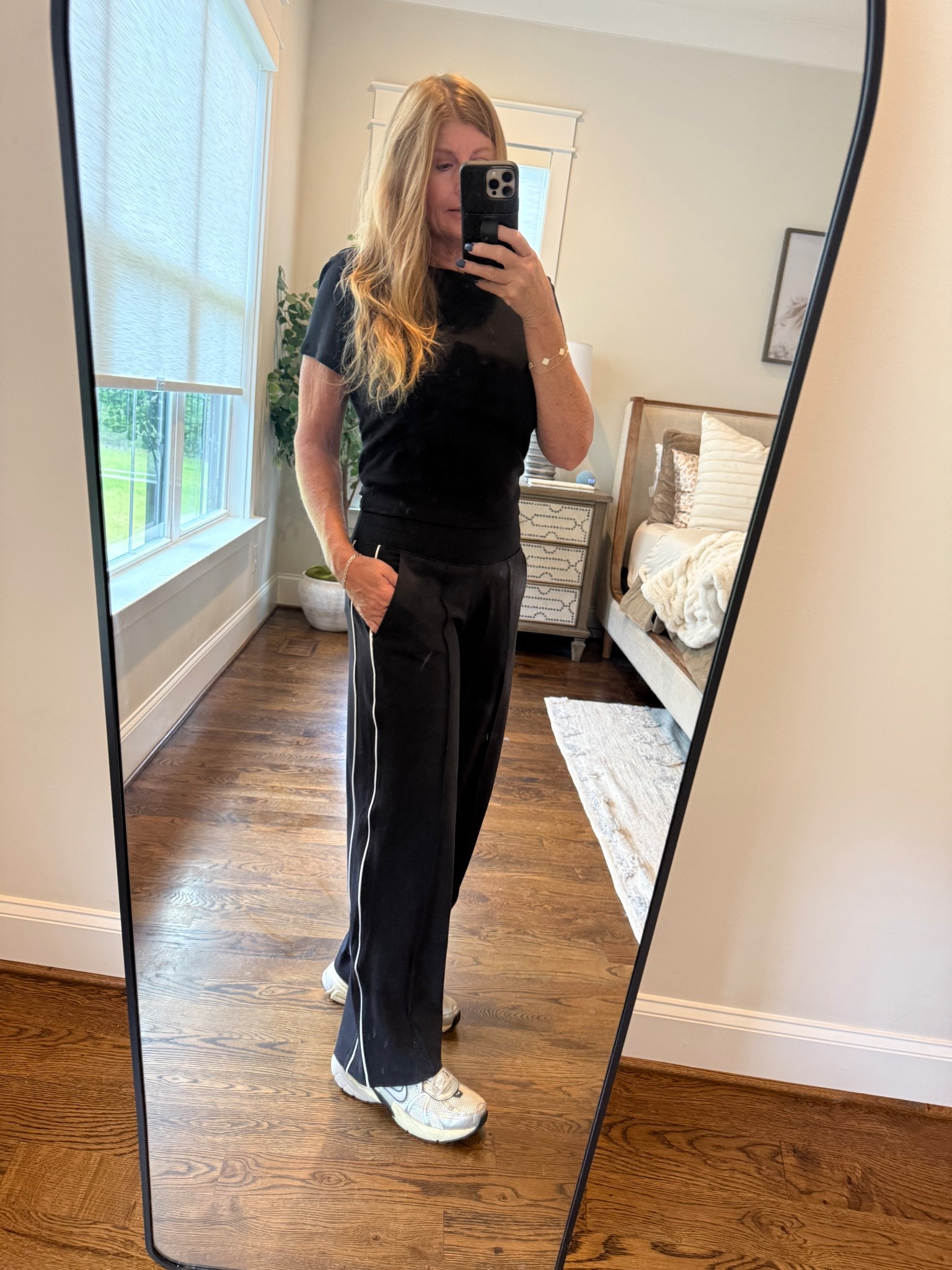 Athleta 30% off Friends & Family Sale @athleta 
Tempo Track Pants 30% off
Rib Crop Tee 40% off
Great Casual Outfit for running errands✨
#easyoutfit #casualoutfit #trackpants #ribbedtee #reallife #LTKOver50 #over50


#LTKootd #LTKSaleAlert #LTKActive